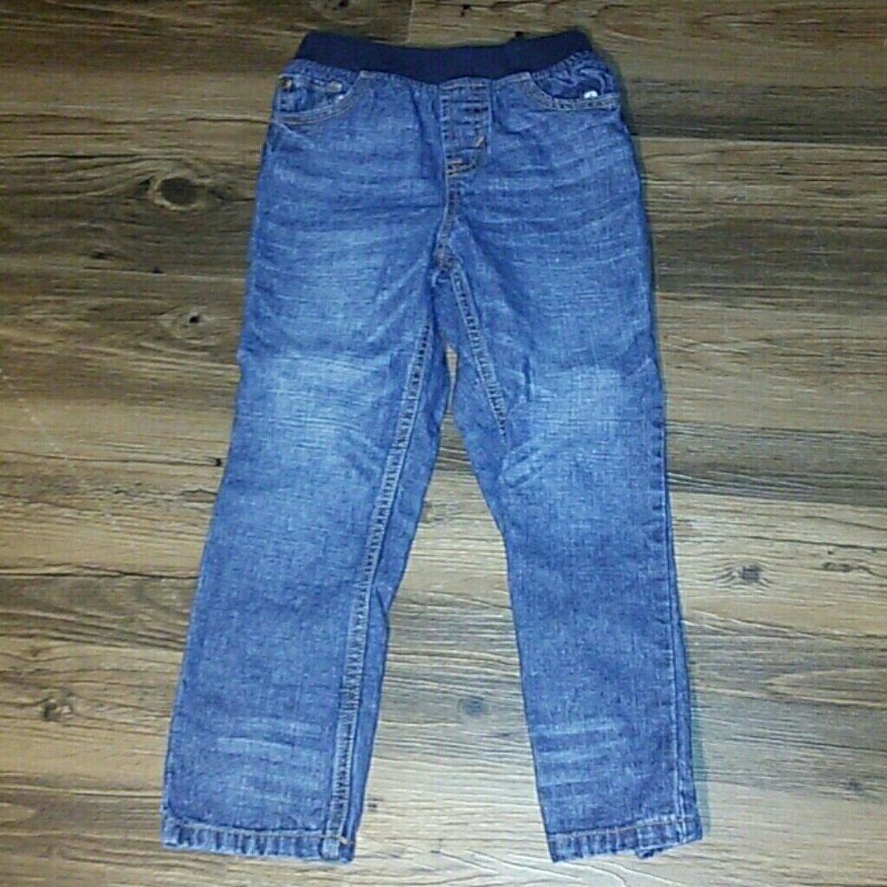SoldOut-Boys 5/6 bundle of shirts and 1 pair jeans